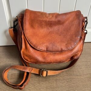 Women's Tan Leather Crossbody Bag - Classic Saddle Style
